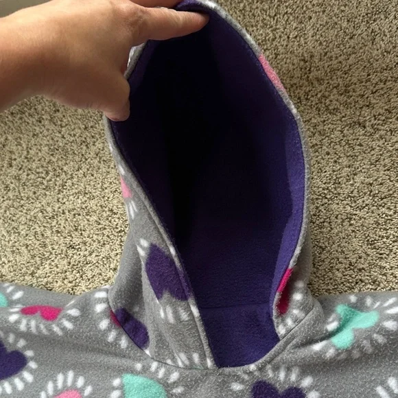 Gray Hooded Cape for Car seat toddler cover with Heart Pattern - Picture 2 of 5